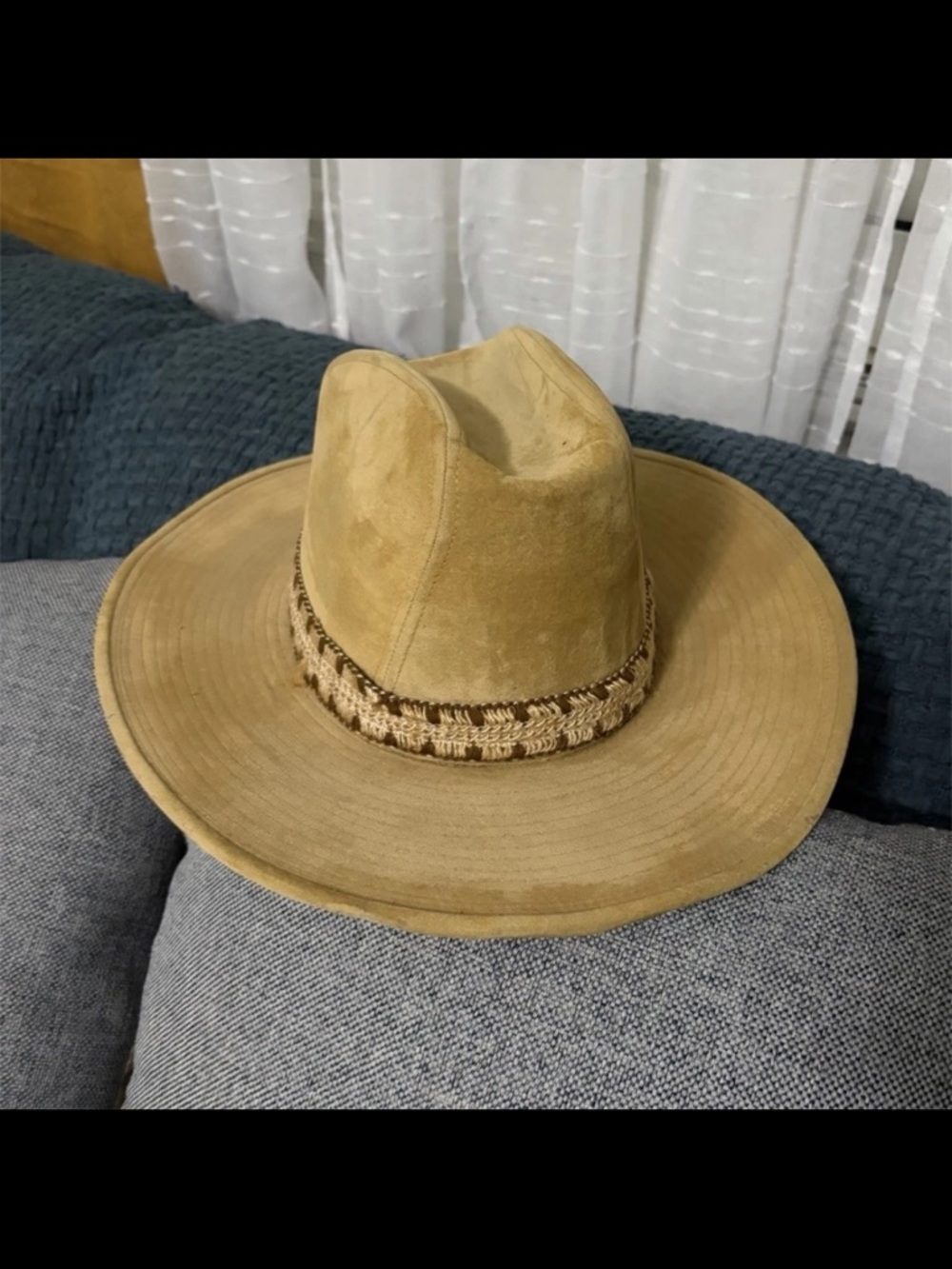Vintage Longhorn Men's Tan Suede Western Fedora Hat with Braided Bandage